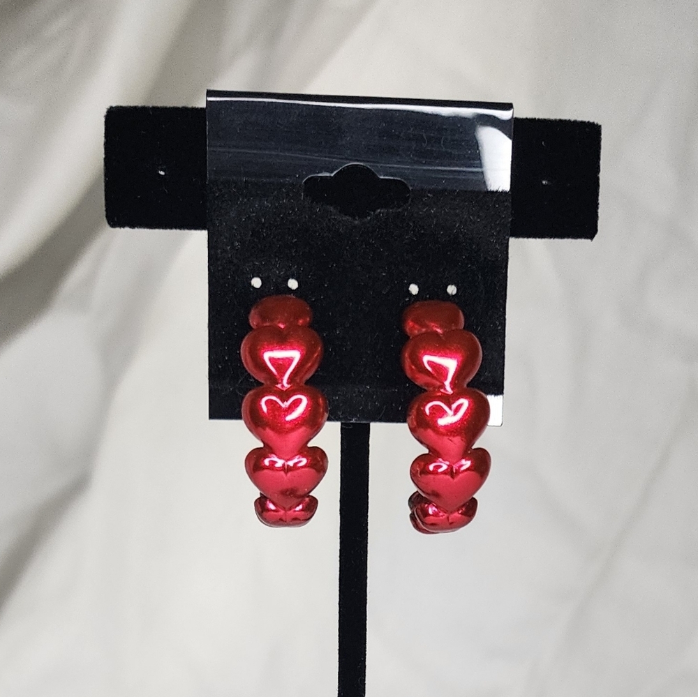 Red heart earrings Very Cute